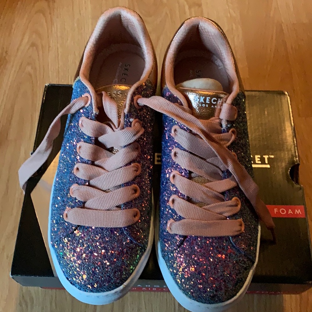 Skechers Street Sneakers Size 8.5 NIB